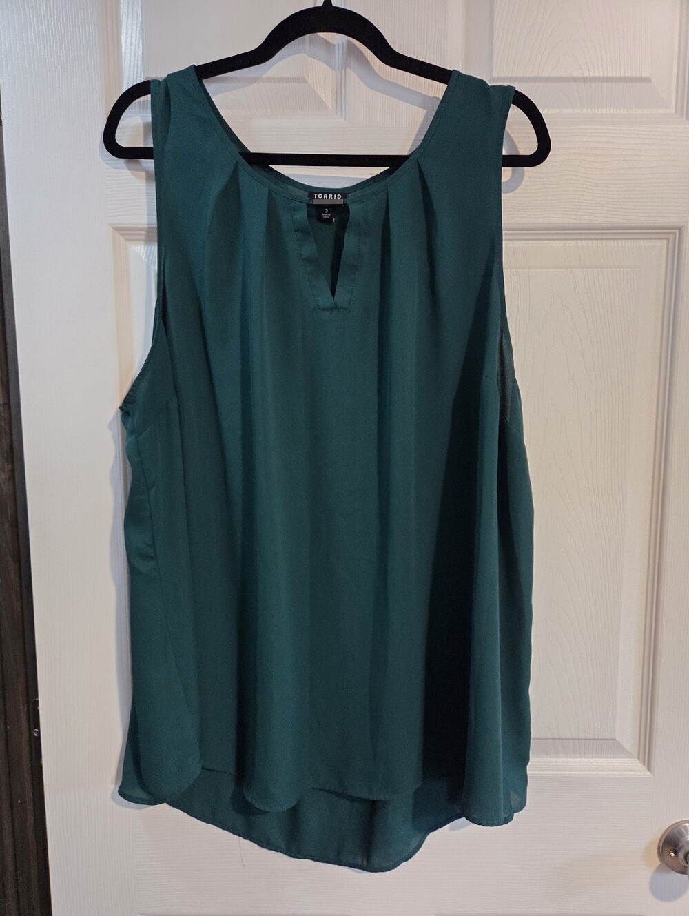 Torrid Green Sleeveless Split-Neck Chiffon Cami